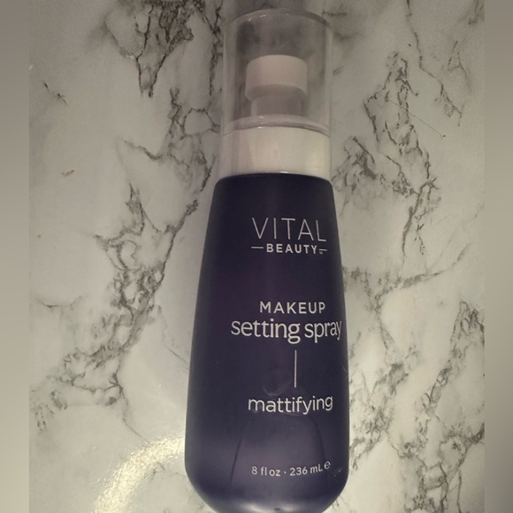 Vital Beauty Make Up Setting Spray Mattifying 8fl oz (NEW) - Picture 2 of 3
